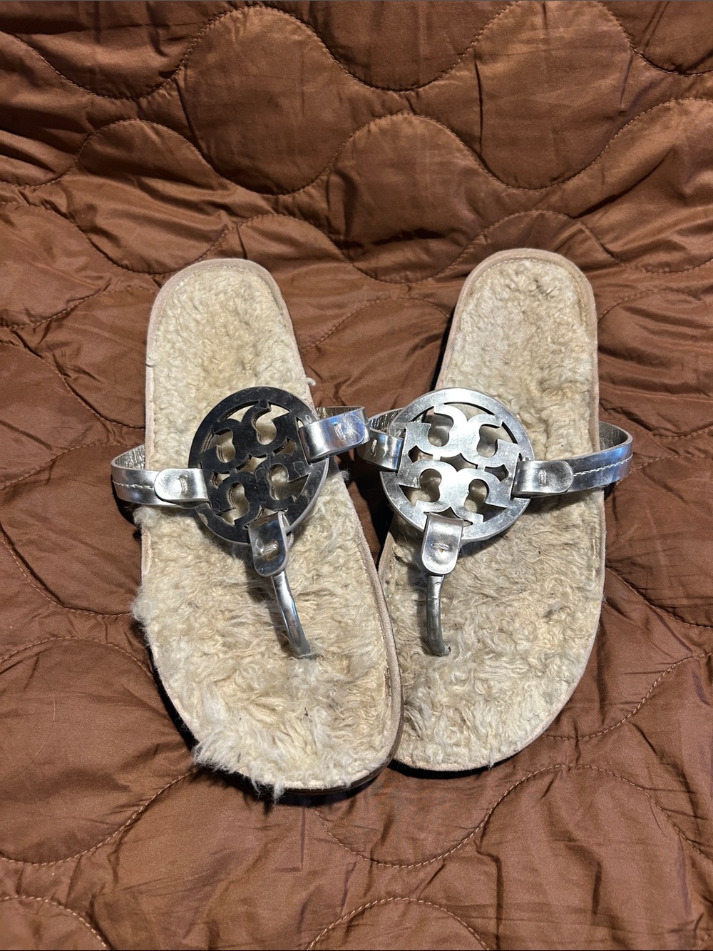 Tory Burch Silver Logo Shearling Thong Sandals